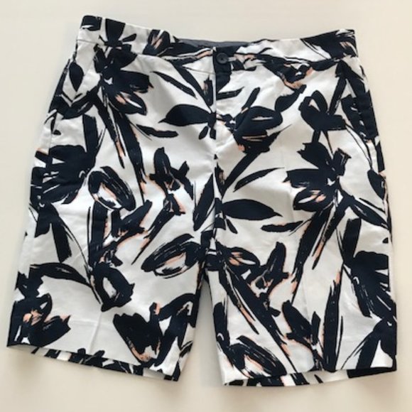 BANANA REPUBLIC Bermuda Shorts - NWOT - Picture 1 of 14